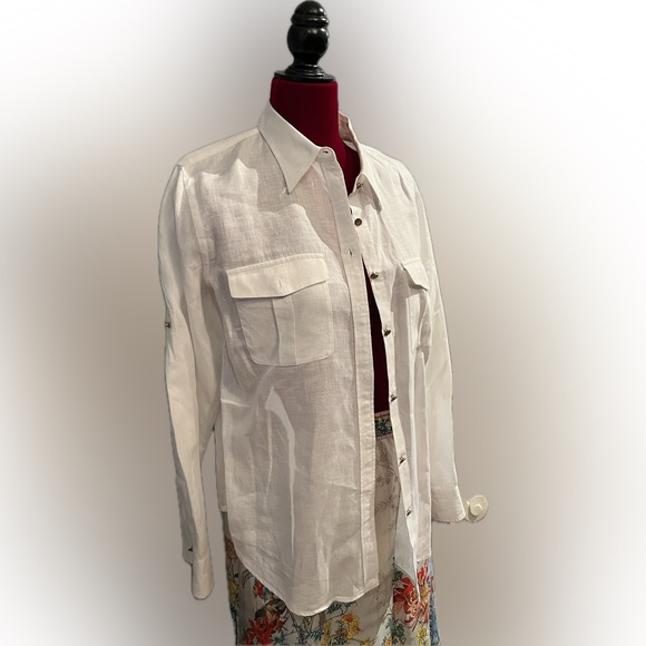 MOVING SALE - price dropped by 50%
Ralph Lauren Ladies White Linen top/blouse. - Picture 2 of 7